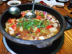 石锅高原牦牛-大富蚝乌东哥饭店·石锅鱼杂·柠檬鸭(革新路店)