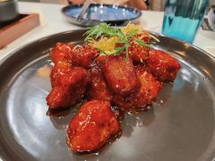 红酒泡沫牛仔粒-荟廷·晶萃(陆家嘴尚悦湾店)