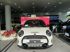 -上海宝诚中环BMW·MINI4S店