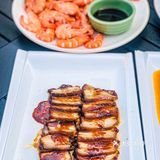 在花园小院里吃一顿海鲜大餐，很惬意