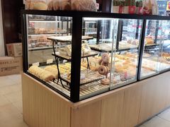 面包甜点陈列柜-美点饼业(新阳店)