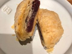 玫瑰鲜花饼-云海肴·汽锅鸡·云南菜(天山百盛优客店)