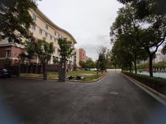 -莘城学校羽毛球馆