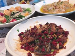 -黄泥岗·地道湖北菜(奥特莱斯店)