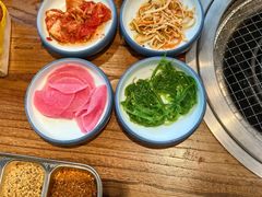 -明洞阿姨·韩式酱蟹烤肉·创意料理(三元桥店)