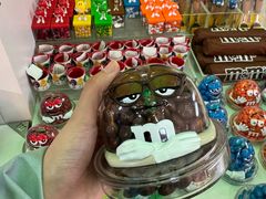 -m豆巧克力世界(上海世茂广场店)