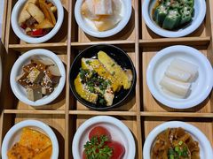 九宫格玲珑前菜-新仙清汤牛腩(铜锣湾店)