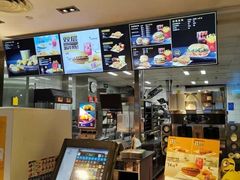 -麦当劳(汉口火车站候车室店)