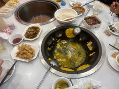 -鲁员外地锅鸡地锅鱼(古墩路店)