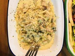 奶油培根意面-HELLO 27 意面·沙拉·帕尼尼