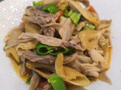 -汗腾格里·风味餐厅(新疆驻京办店)
