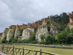 -彩色沙林风景区