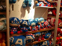 -名创优品(北京新中关购物中心地铁层店)