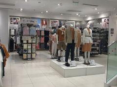 -优衣库(昆明七彩METOWN购物中心店)