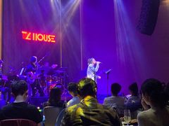 -TZ House音乐现场(来福士中心店)