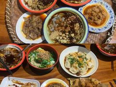 -爆炸头阿姨小四川正宗川味小吃(无任何分店)