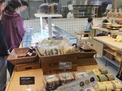 面包甜点陈列柜-面包新语(滨湖万达店)