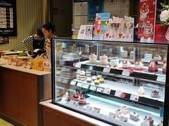 面包甜点陈列柜-巴黎贝甜(豪浦店)
