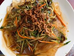 肉冒拉皮-天添纸包鸡家常菜