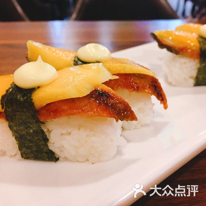 香芒吞拿鱼寿司图片图片