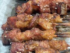 -何妹湿辣牛肉·粤式烧烤砂煲(桂雅路店)