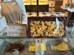 榄仁萨其马-白天鹅宾馆·美食屋