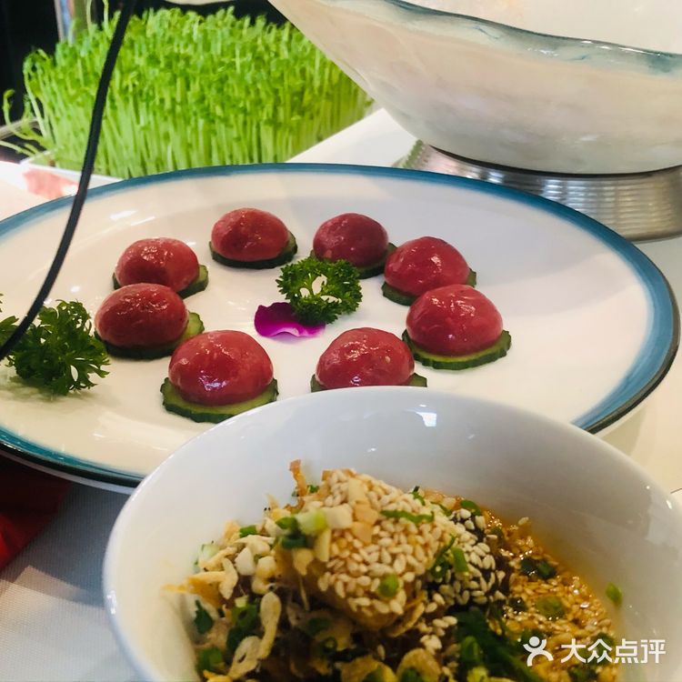 他们家的甜点是最后上的，不会像其他家一样不定时上