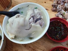 -雷祖芳老妈蹄花店