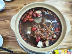 -广味炭炉鸡煲(宝业路分店)