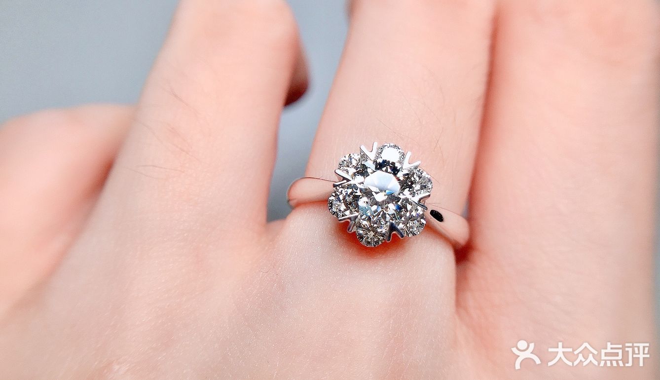 70分无敌显大的花花🌸钻戒💍