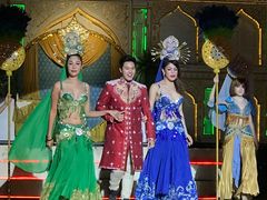 -金东尼人妖秀