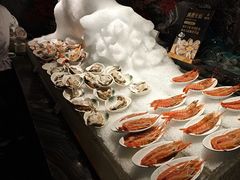 -雍容荟帝王蟹活龙虾展台自助(IFS黑金店)