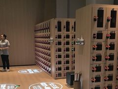 -涨巢·潮玩水疗局