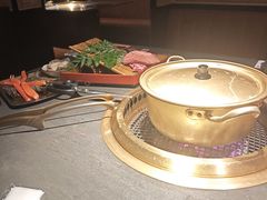 -铭牛烧肉·和牛海鲜自助(高新月牙湖店)