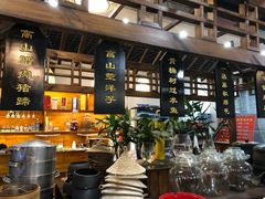 -黄桷树曹家私房菜(江与城店)
