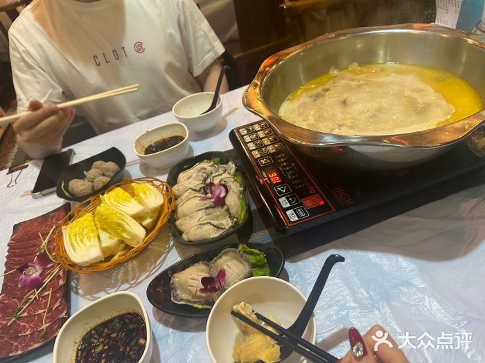 鲜入围煮花胶鸡海鲜火锅图片