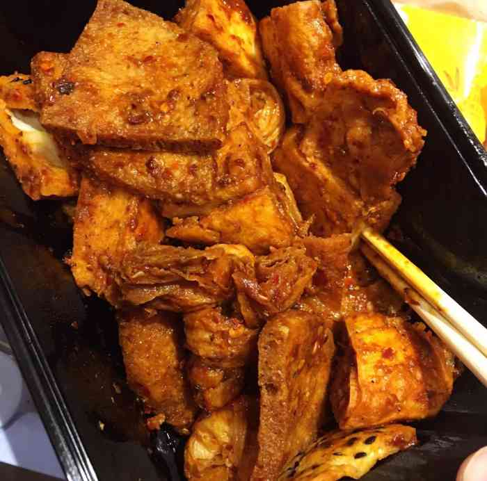 伐木累炸串卷饼(高新万达店)-"很惬意的一家小店,金街新开的,环境干净