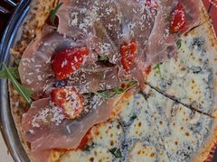 双拼披萨-Primo·丽莫意大利窑烤披萨