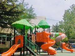 -红黄蓝幼儿园(颐东苑店)