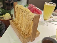 -洪氏嗨捞·广东猪肚鸡·椰子鸡火锅(西咸万象城店)