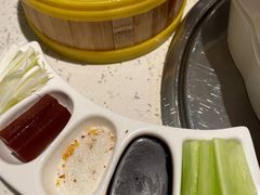 -三人行骨头王火锅(长寿店)