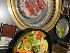 -山川小町·极番烧肉(新地假日广场店)