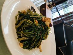 -鞍山大白鲨美食酒店