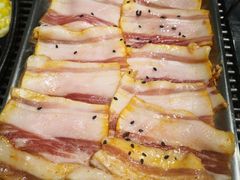 -山野的朋友露营炭火烤肉