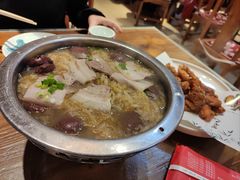 酸菜血肠白肉锅-八大碗·地道东北菜(白塔堡店)