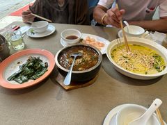 -新颐园本帮江浙菜·红烧猪手煨鲍鱼·红烧肉(顾村公园电台路店)