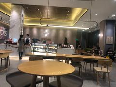 大堂-星巴克臻选(深圳龙华红山天虹店)