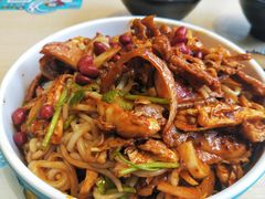 -灵芝妹子海鲜米线(劳动公园店)