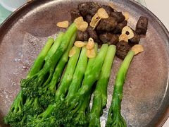 蒜片牛肉粒伴西兰花梗-翠园(北京王府中环店)