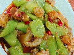 莴苣烧牛筋-大隐隐于市私房菜(保和小区店)